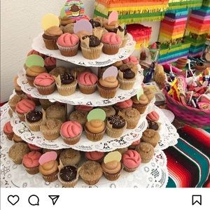 Meet your Posher, April